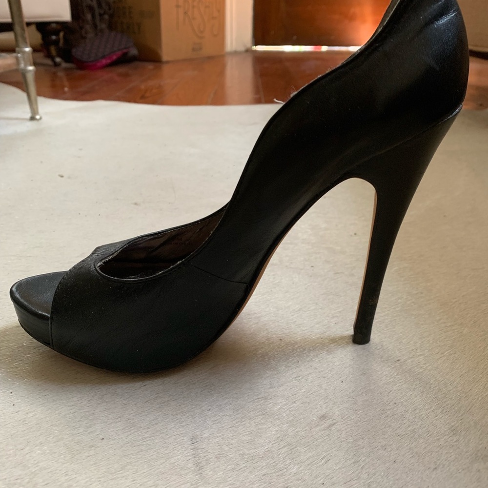 Charles David curvy stiletto heels